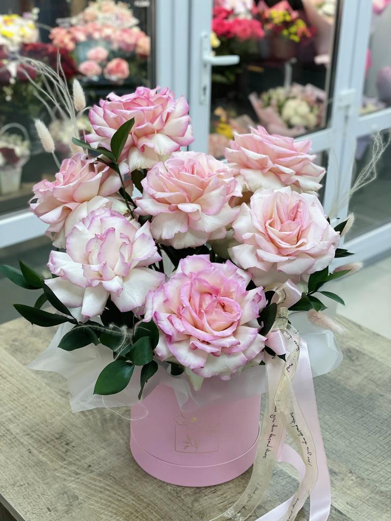 Французские розы в шляпной коробке I