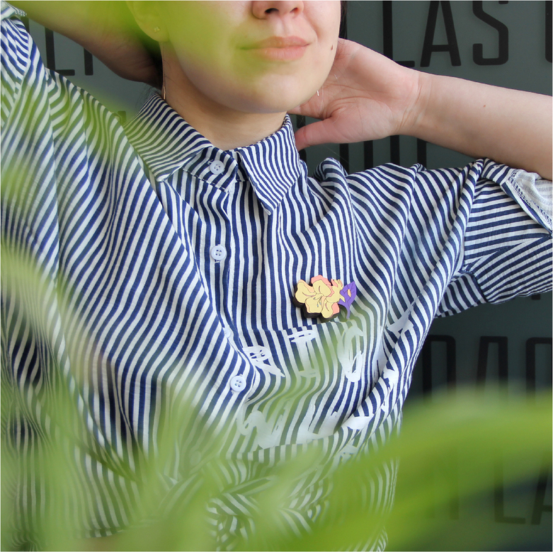 Брошь  "АЛЬСТРОМЕРИЯ"