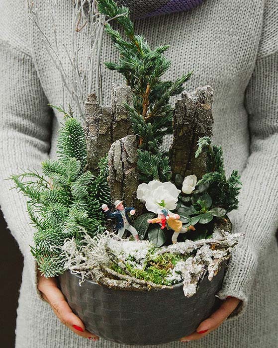 Новогодняя композиция из живой хвои "Зимние игры"