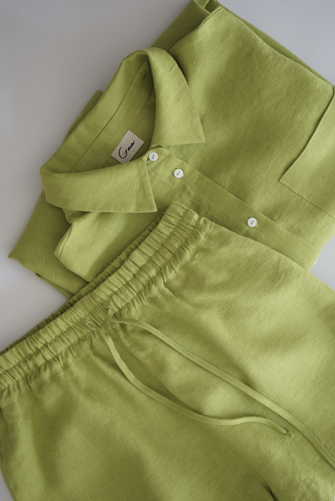 Брюки на резинке с завязками