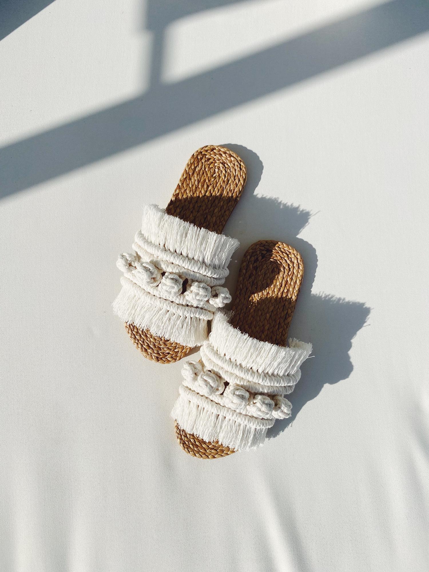 СЛИПЕРЫ БЕЛЫЕ