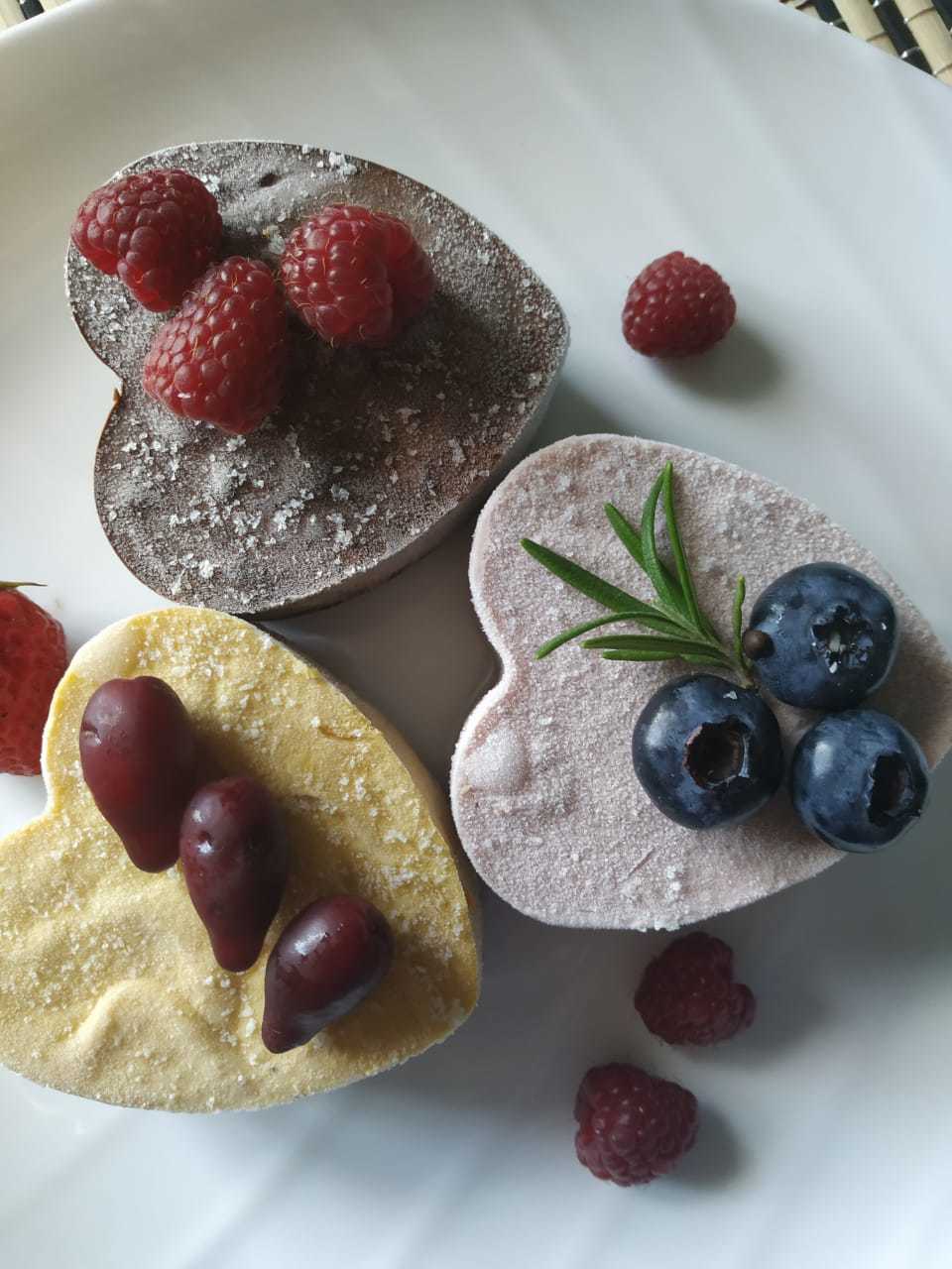 Набор пирожных сердечек