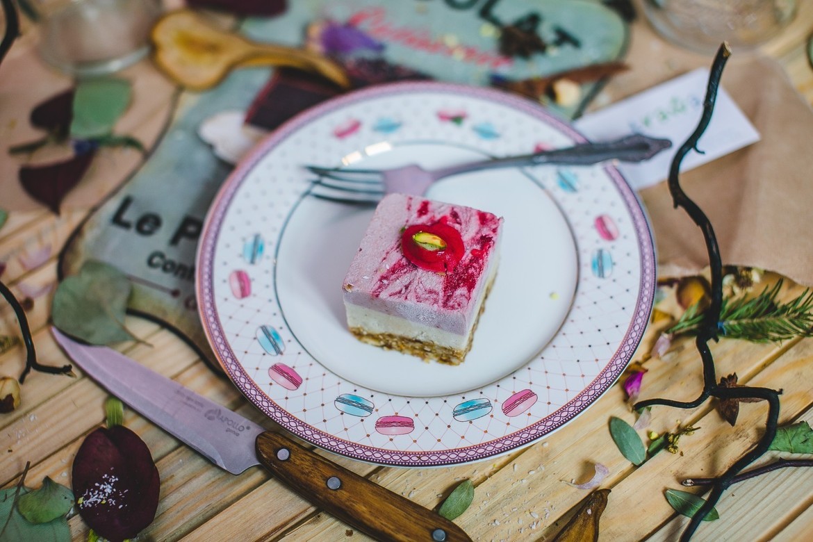 Пирожное "Клубничный йогурт"