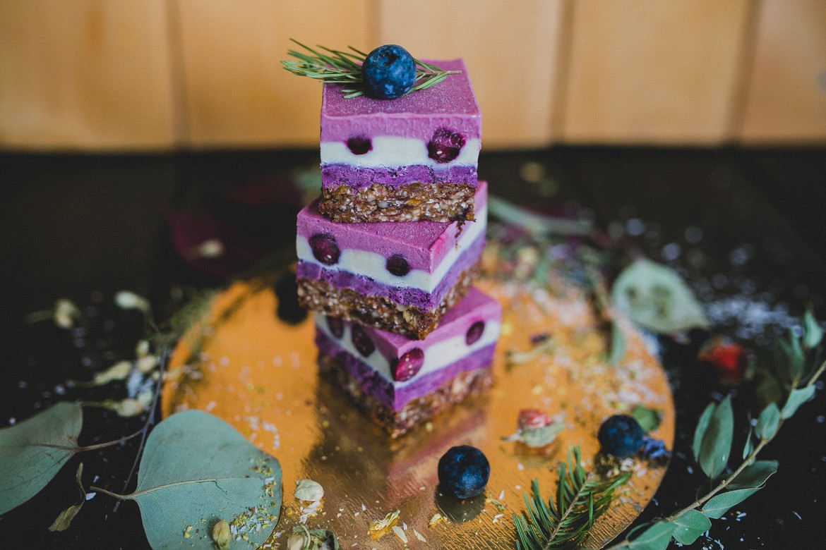 Пирожное Смородина-малина