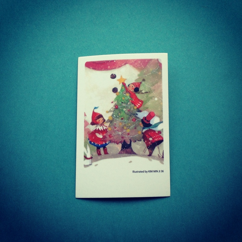 Наряжать елку