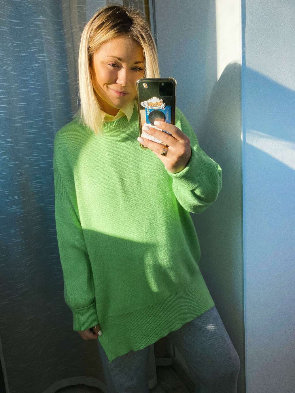 Удлинённый oversize джемпер, яблоко