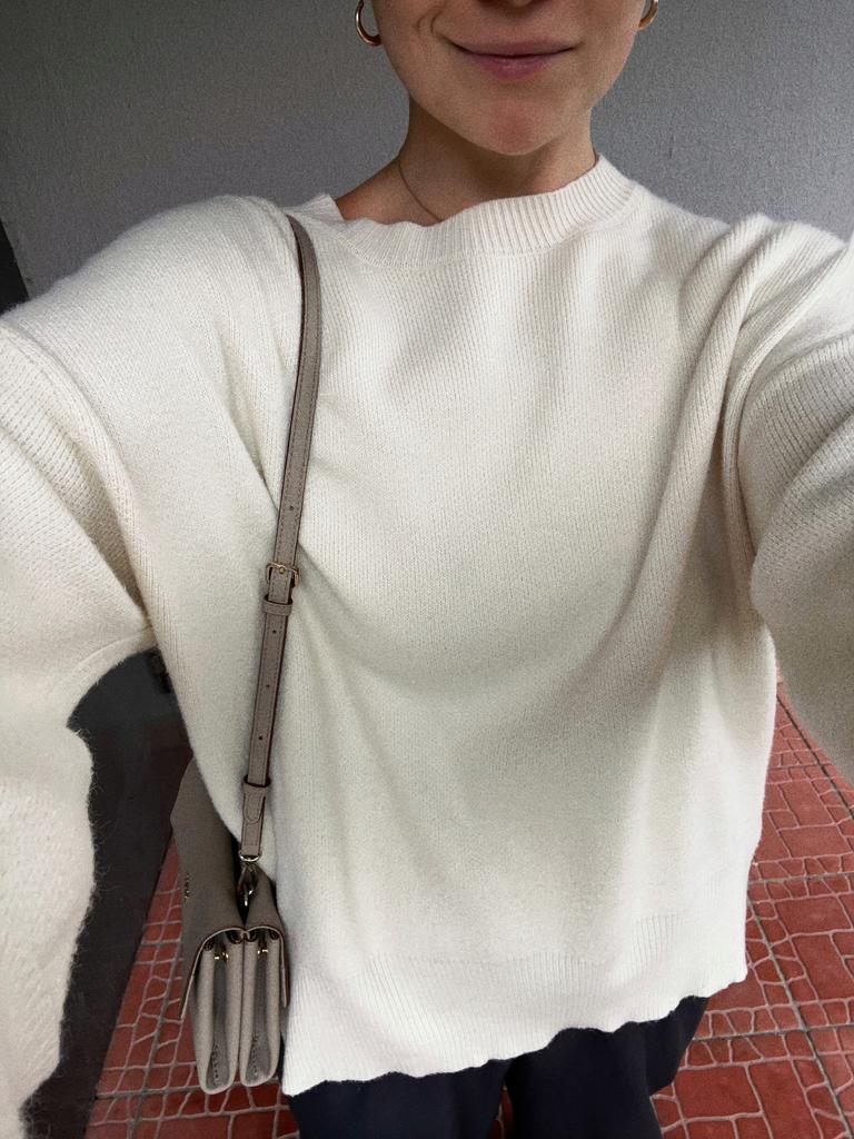 Удлинённый oversize джемпер, молочный