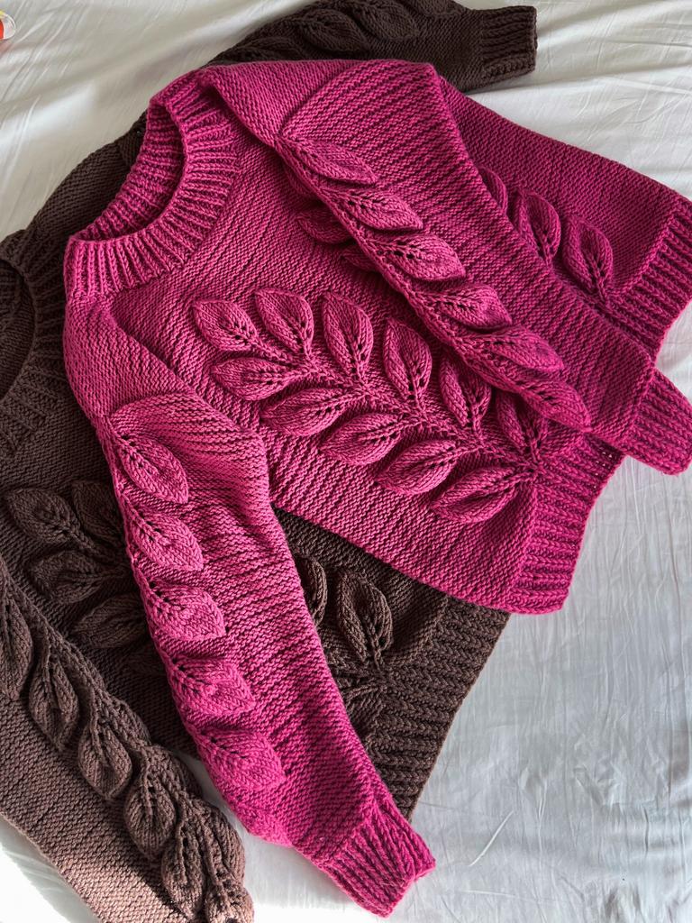 Свитер с листьями, фуксия