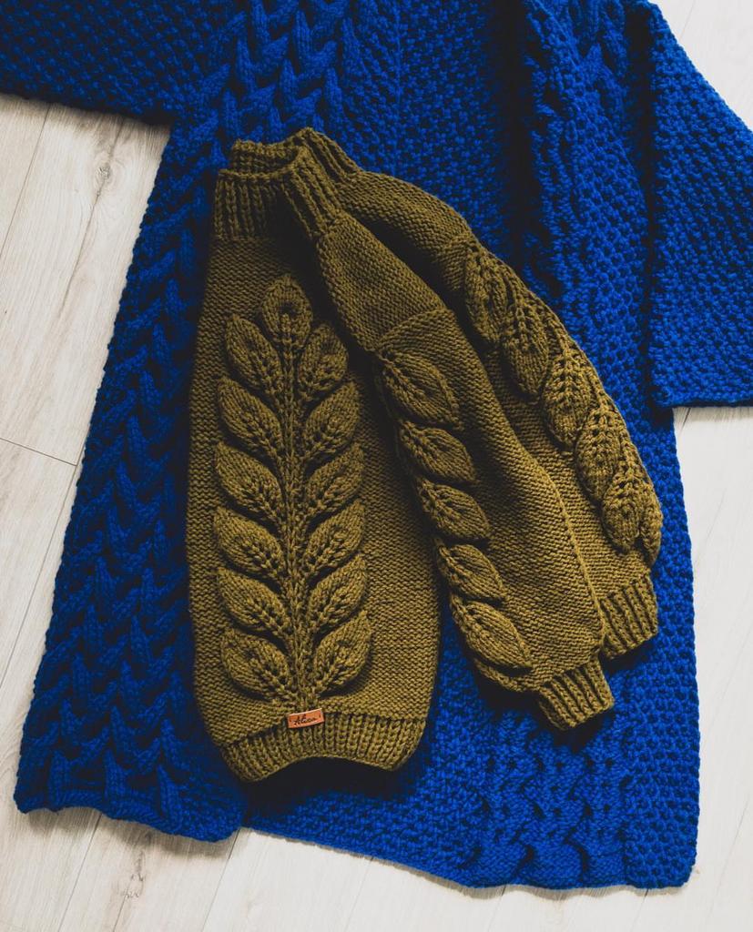 Свитер с листьями, хаки