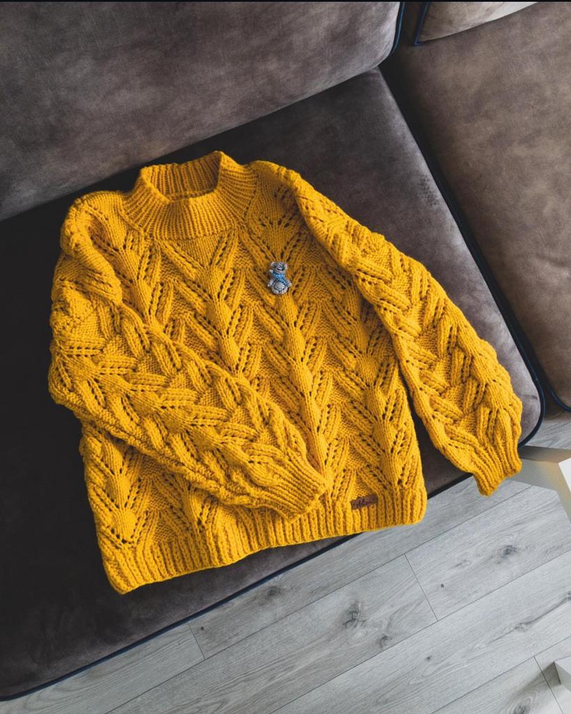 Свитер ажурный, желтый