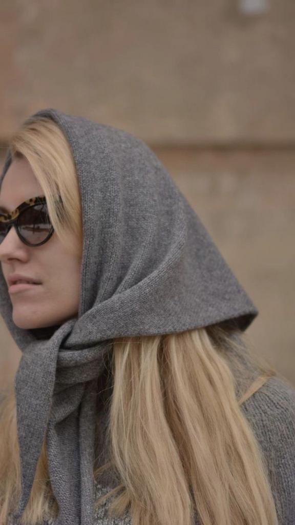 Платок серый