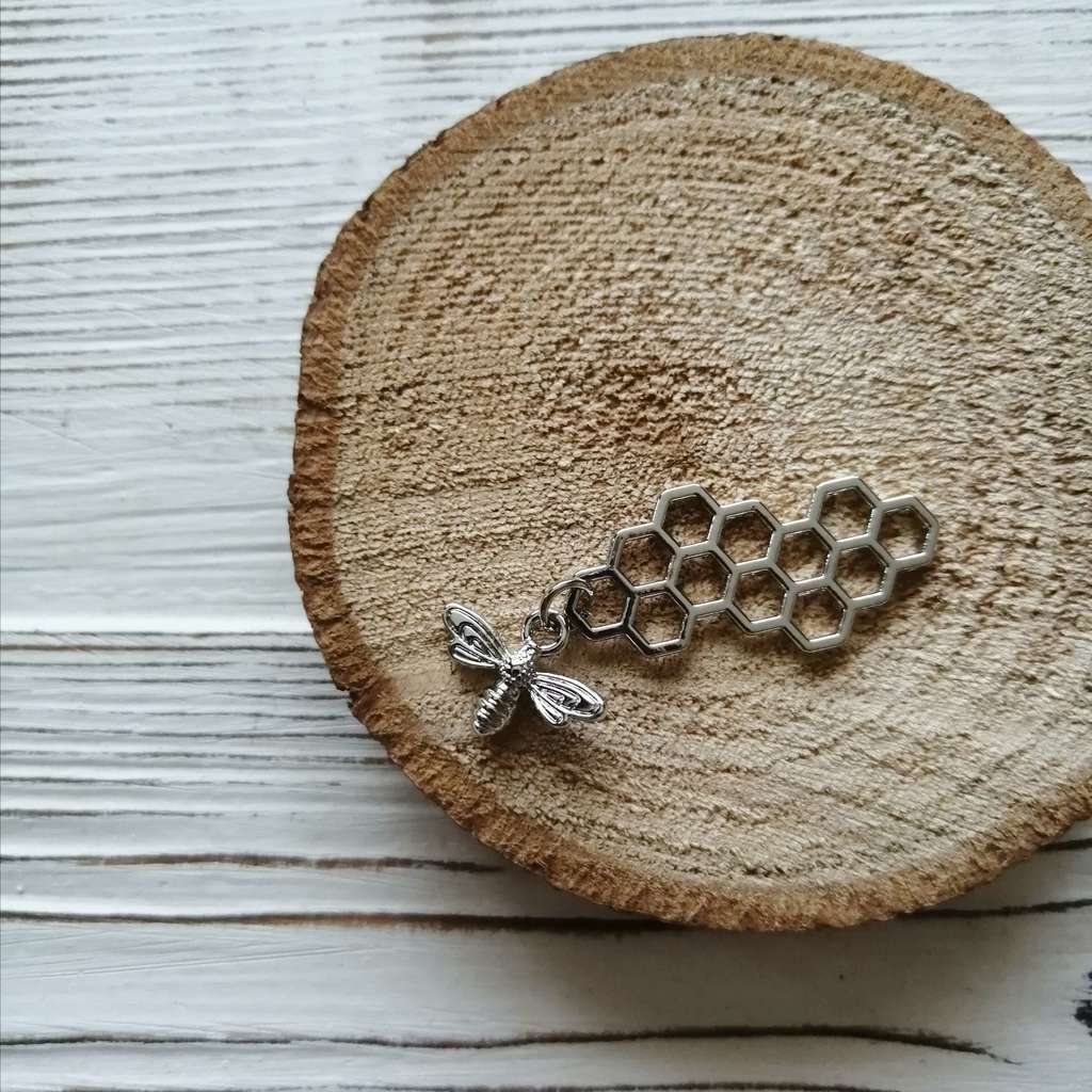 Подвеска "Пчелка с сотами" - серебро