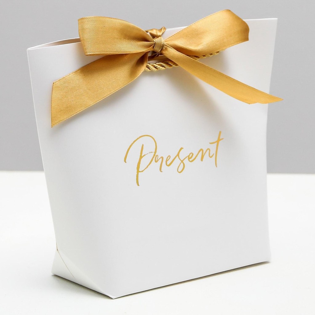 Пакет с тиснением фольгой "Present", 21 х 17 х 7см