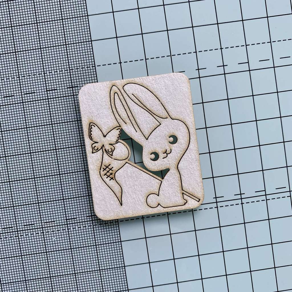 Чипборд "Зайчик с бабочкой"