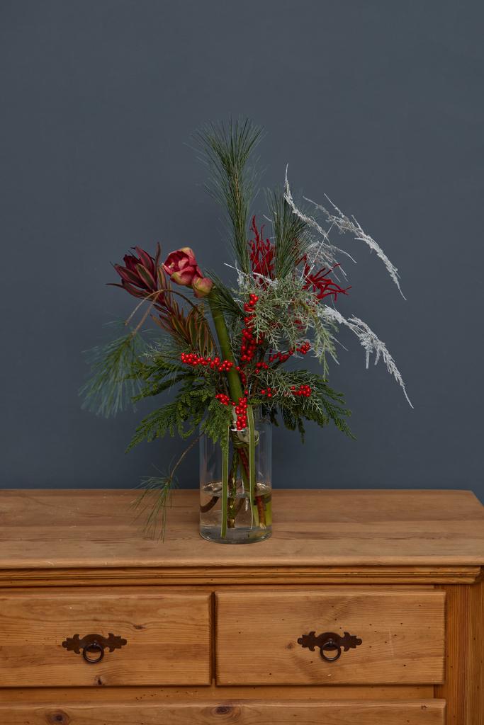 Зимний букет в вазу