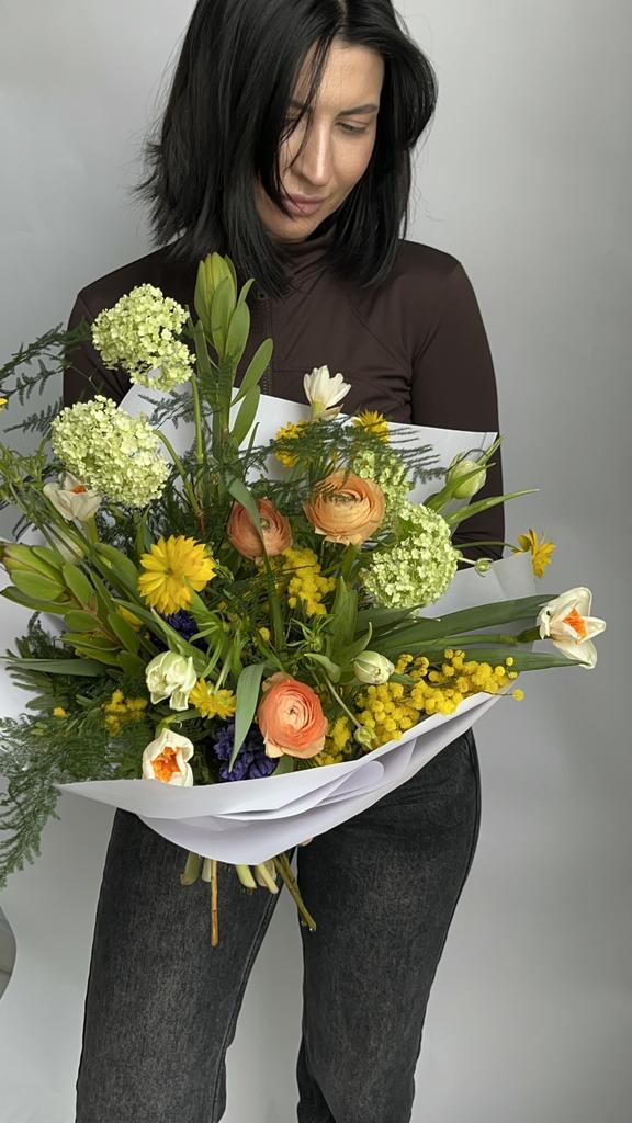 Весенний букет на вкус флориста