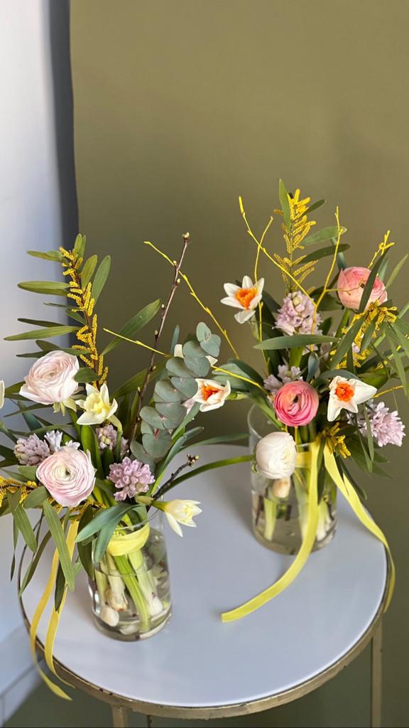 Стильный весенний букет на вкус флориста