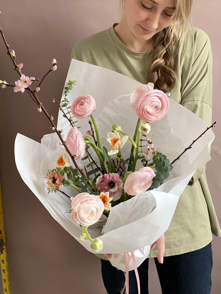 Воздушный с лютиками