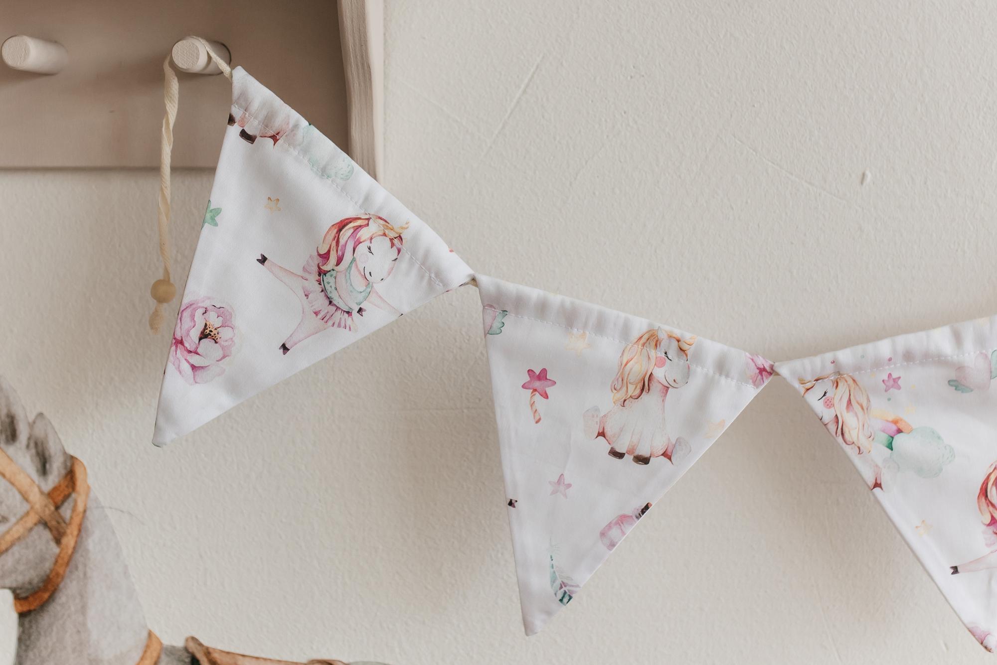 Гирлянда из флажков Magic World