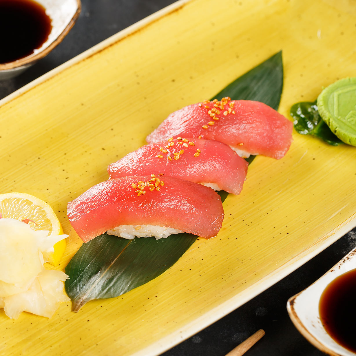 Нигири с тунцом