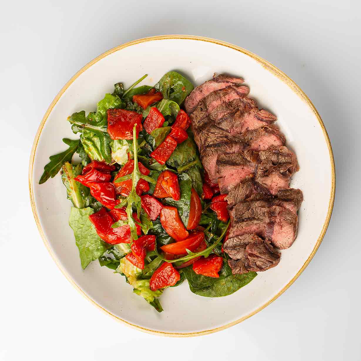 Стейк салат Вегас с печеным перцем