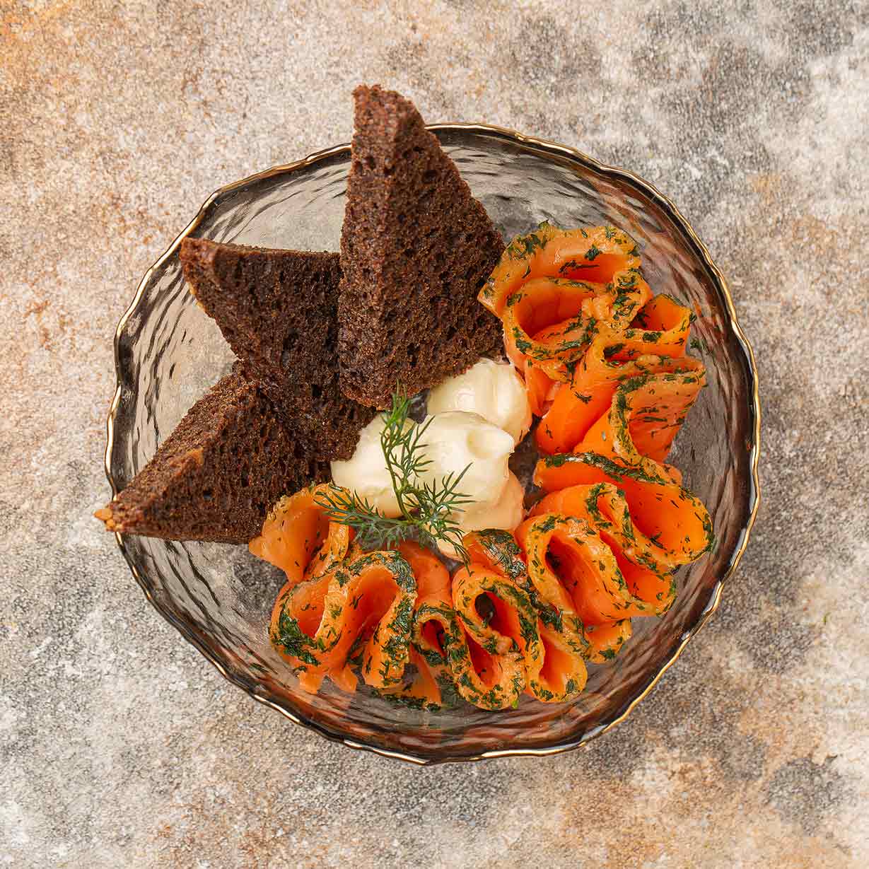 Кижуч соленый с укропом