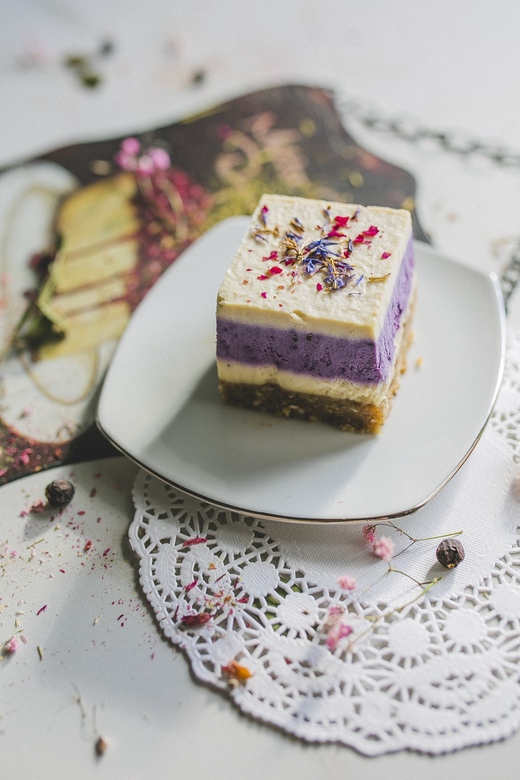 Пирожное "Кокос-лимон-смородина"