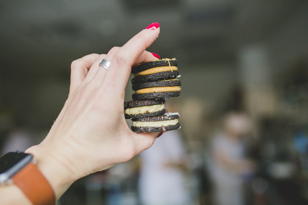 Конфета "Орео" с арахисовой пастой