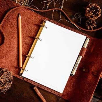 Блокнот для записей на кольцах цвета коньяк