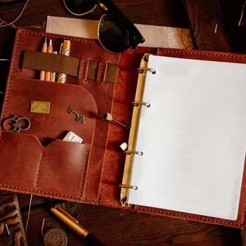 Блокнот на кольцах цвета коньяк