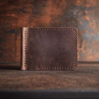 Зажим для денег из коричневой кожи