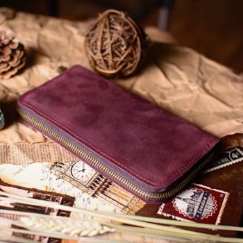 Кошелек бордового цвета из натуральной кожи