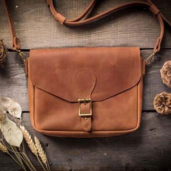 Сумка кроссбоди из натуральной кожи