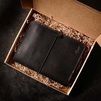 Черный блокнот с гравировкой