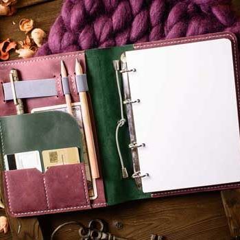 Кожаный блокнот на кольцах