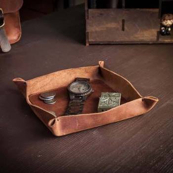 Кожаный лоток коньячного цвета ручной работы