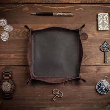 Настольный кожаный лоток