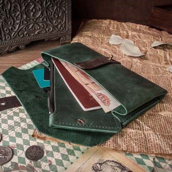 Клатч женский из кожи зеленого цвета