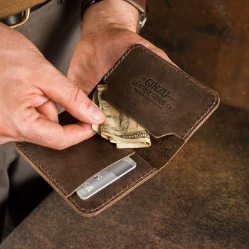 Кардхолдер ручной работы