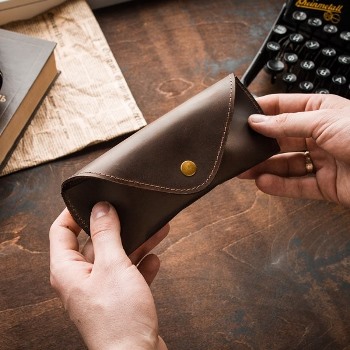 Футляр для очков с гравировкой