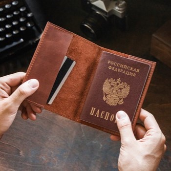 СОЛТ - обложка на паспорт из кожи цвет Коньяк