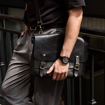 Классическая сумка-мессенджер из кожи черный уголь, ручная работа