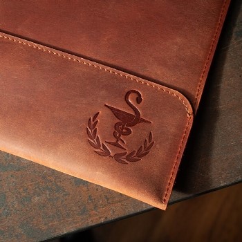 Горячее тиснение эмблемы врачей