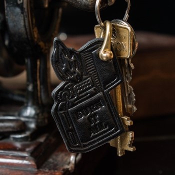 Брелок кожаный "ЖГИ" цвет Черный