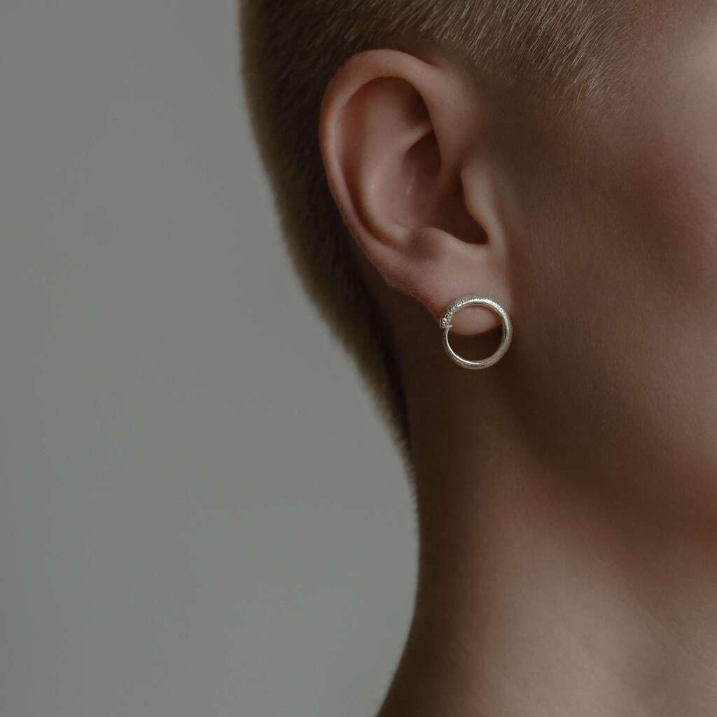 Cерьги-пусеты 'Meditation' серебро