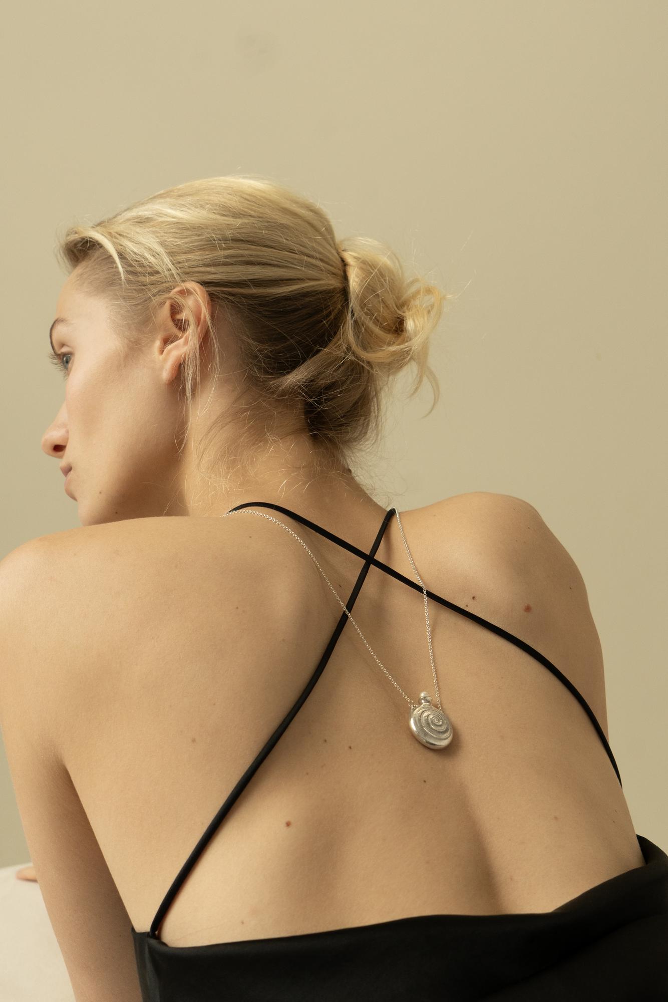 Подвеска 'Treasure Vase' (Ваза изобилия) на цепочке