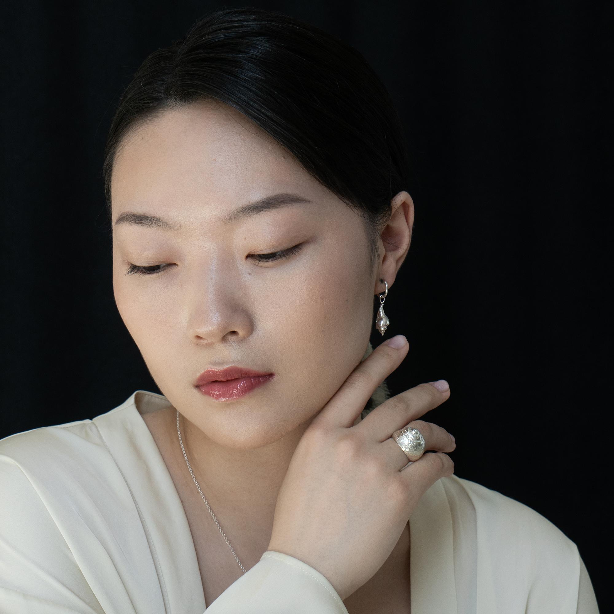 Серьга 'Conch Shell mini' (Священная раковина маленькая)