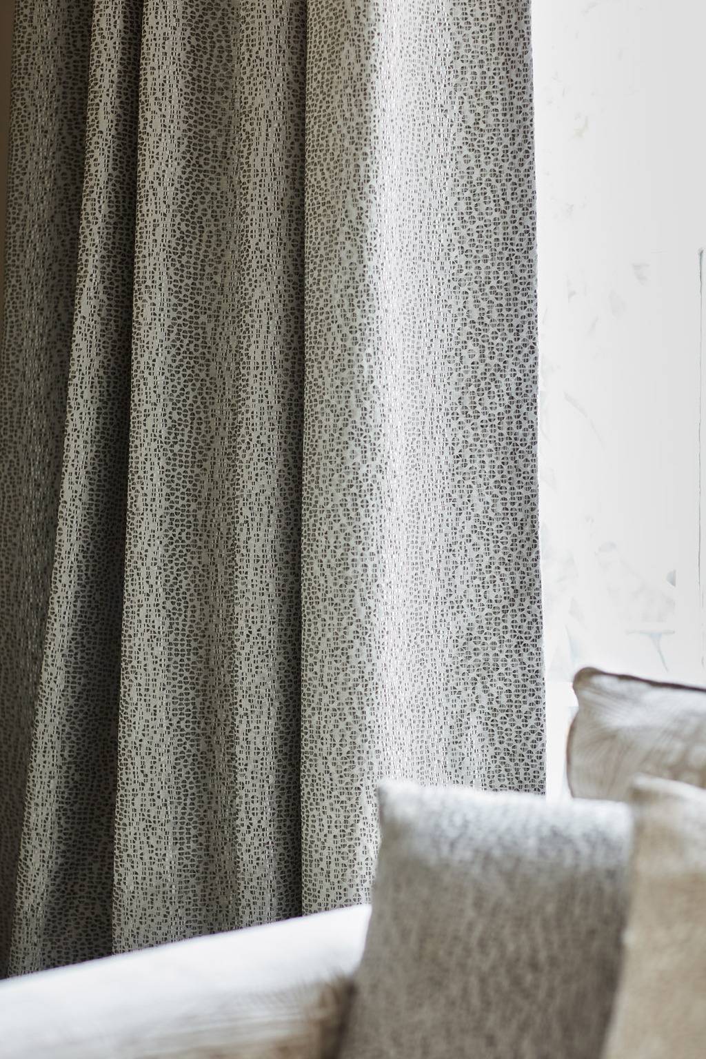 Английская ткань James Hare Solitaire