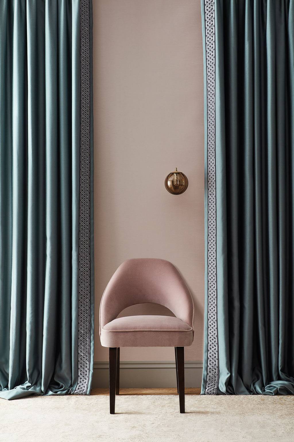 Английская ткань James Hare Connaught Silk