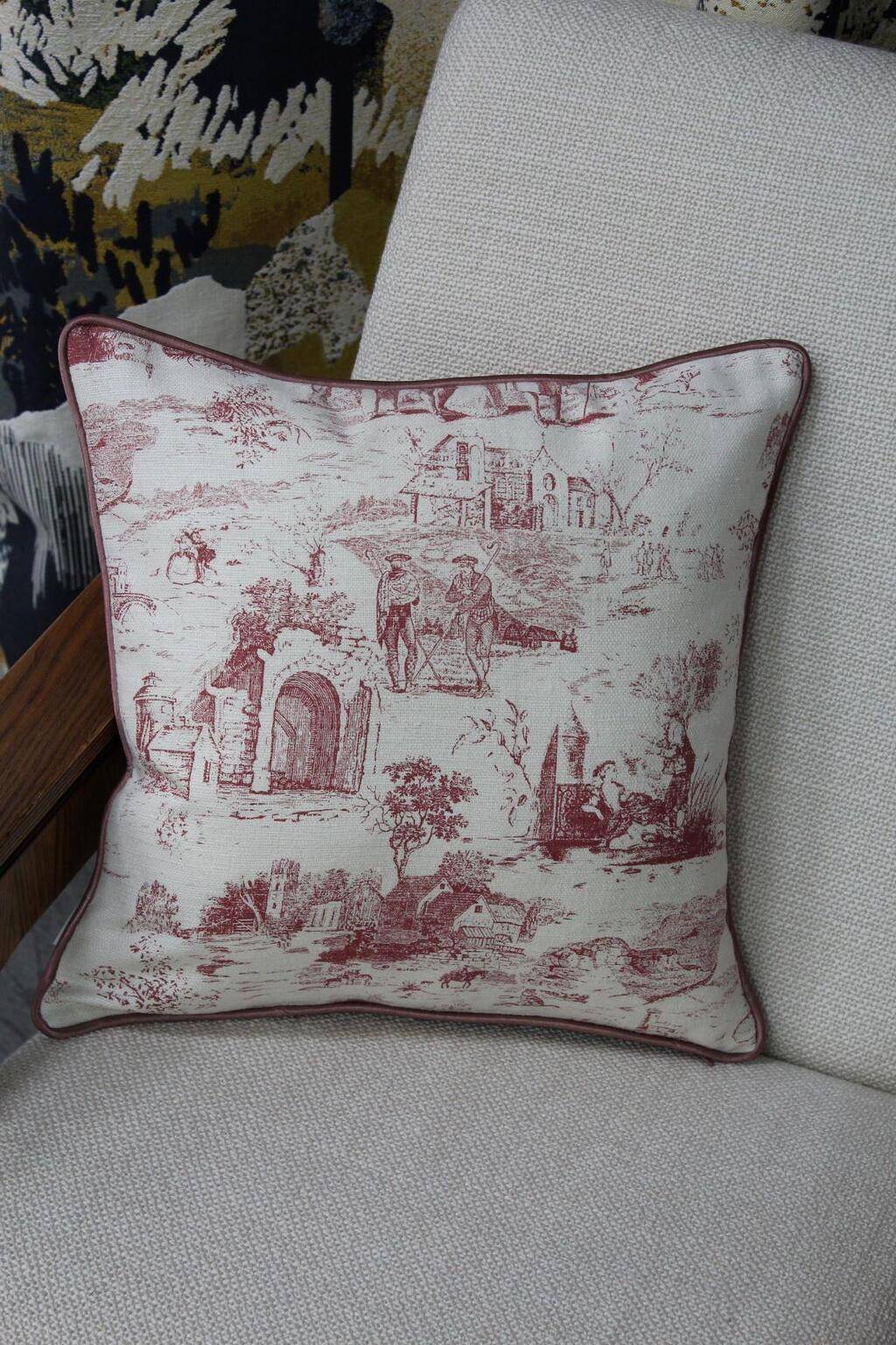 Декоративная подушка "Пасторали Красная" 45х45см